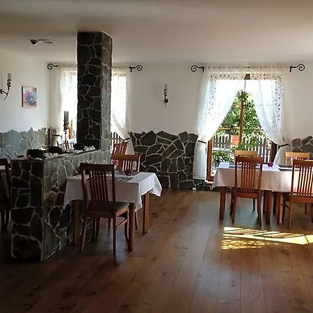 U Krbu 3* Vestec (Prague-West)
